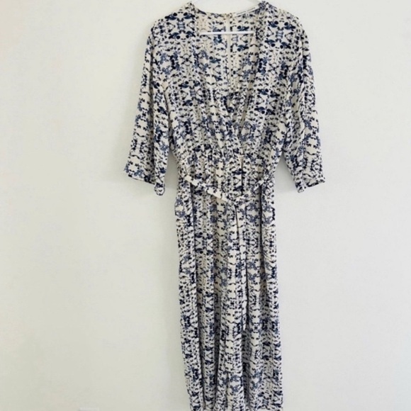 Collective Concepts Blue Floral Wide Leg Jumpsuit Medium - Picture 1 of 4
